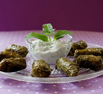 VINE LEAVES WITH BULGUR & MINT